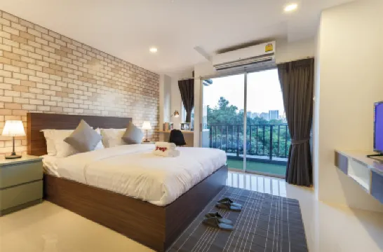 كيو سبيس ريزيدنس Hotels near سوق القطار الليلي راتشادا