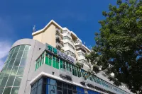 Jinnang E-Sports Pan-Entertainment Hotel (Baoan Daqianli Pingzhou Metro Station Branch) Hotels near Christian Xixiang Church, Baoan District