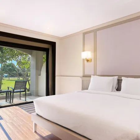 Pinnacle Grand Jomtien Resort and Beach Club Отели рядом с достопримечательностью «Парк Юрского Периода»