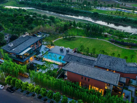 Jiuyan Bird's Nest Hotel Отели рядом с достопримечательностью «Anji Library»