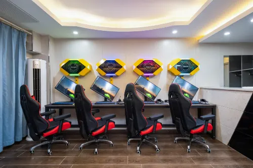 Rongyao E-Sports Hotel (Sanyawan Jiefang Road Pedestrian Street)