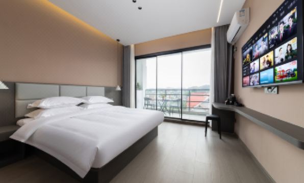 Mogan Island home for your parents and children (Yu Village Plaza Store)