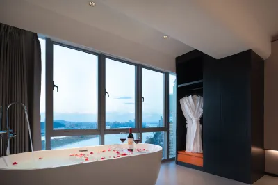 Meiao Gaokong Riverview Hotel (Changsha Poly International Plaza Bishahu Subway Station Branch) Hotels near Changsha Intangible Cultural Heritage Museum