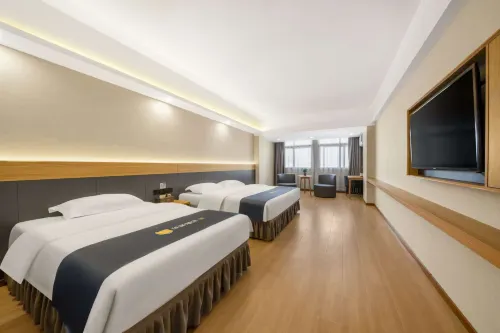 Huayi Collection Hotel (Huangchuan Jiulong Branch) Hotels in Huangchuan