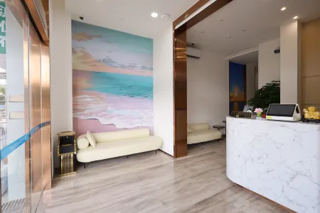 Shanghai Bailu All Suites Hotel (Zhoudeng Highway Kangxin Highway Branch) Отели рядом с достопримечательностью «Shanghai University of Medicine & Health Sciences (Pudong Campus)»