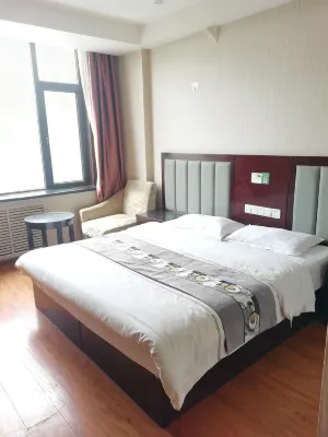 Dawn Hotel Hotel in zona Luochuan Station