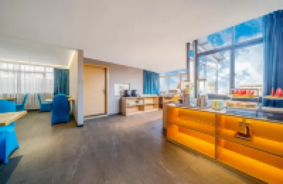 Shoulvrujia Superior Yun Hotel (Tiantai Zhexi Old Street Jigong Former Residence)