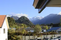 Bella Vista Motel Franz Josef Glacier Hotels near Andris Apse Gallery