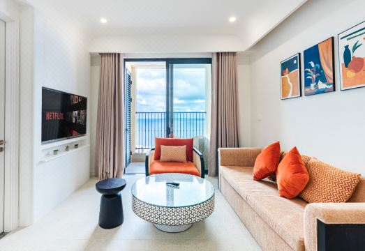 Elyday Apartment Hillside 객실 내부 또는 수영장