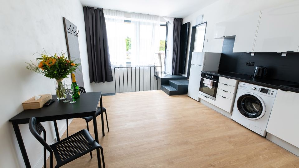 Post 120 Suites
