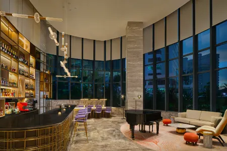 Sheraton Kuching Hotel Отели рядом с достопримечательностью «New Sarawak State Legislative Assembly Bldg»