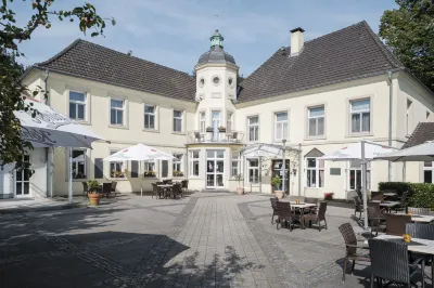 Hotel Haus Duden Hotels near Dorf Schmiede - Menzelen-Ost