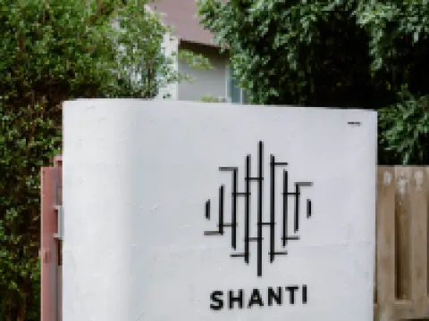 ชานติ รีทรีต โฮเทล โรงแรมในอำเภอ ปัว