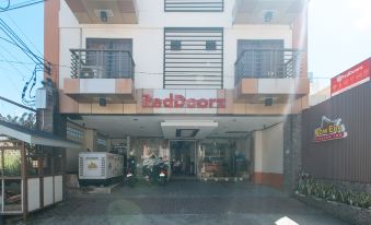 5. RedDoorz..