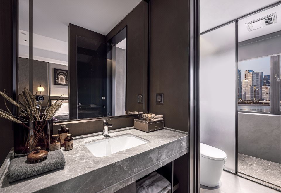 3. 안나만 호텔..