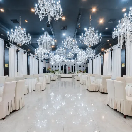 Runhua Junyue Hotel