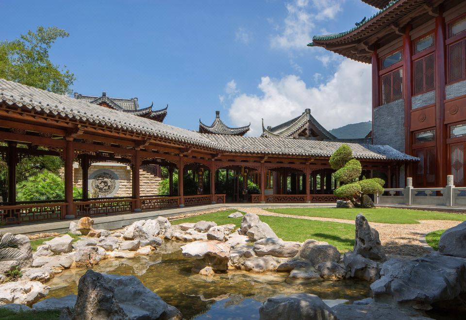 2. 스위소텔 산야 ..