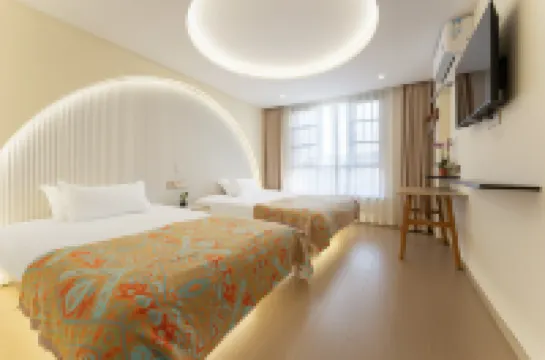 Floral Hotel · Zhujiajian Spring Sheli hotel (Wugongzhi Wharf & Putuoshan Airport Branch) Hotels in Zhoushan