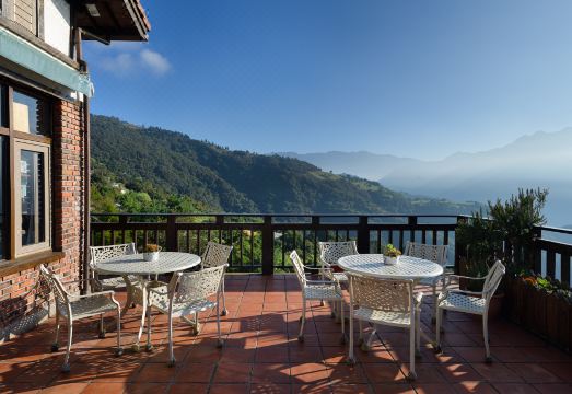 온커밍 럭 빌라 식사