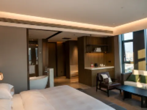 Mengcheng Empark Grand Hotel (Kunpeng Square Fangyuanhui) Hotels in Mengcheng