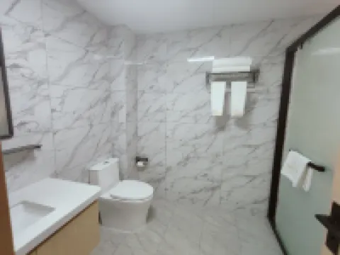 皇廷商務酒店（泉州東站店） 鄰近泉州東站的酒店