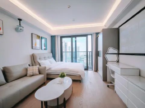 Mingshe Meiyu (Guangming Avenue Subway Station) Отели рядом с достопримечательностью «Guangming Mass Sports Center»