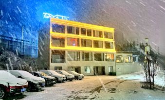 Woya Xixia courtyard