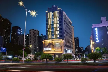 Huayi Hotel (Shenzhen Bao'an Pingzhou Subway Station) Отели рядом с достопримечательностью «Спортивный центр Боань-поле для плавания»