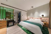 Yinzuo Hemei Hotel (Weifang Railway Station Taihua City)