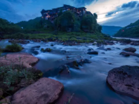 Dashundian Hanging House Hostel Hotels in Chishui