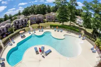 Vacancéole - le Domaine du Golf d'Albret Hotels in Damazan