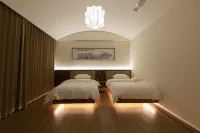 Kurdish Ningqi Shanshe Bieyuan Homestay Hotels in Gongliu