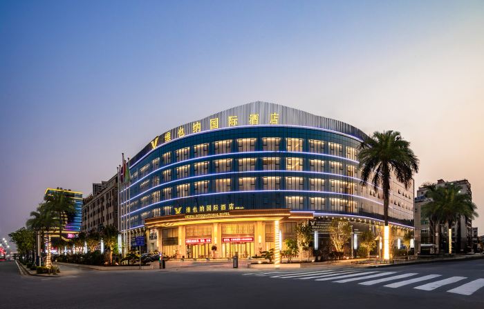 Vienna International Hotel (Leizhou Maodegong Drum City Zhanjiang)