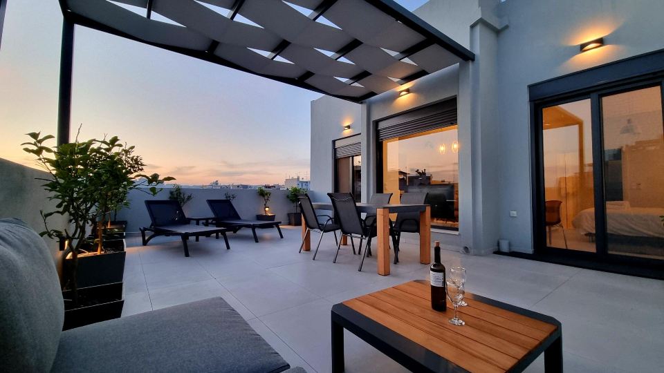 10 Apartments & Suites Athens