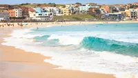 Bright beachfront studio with terrace & aircon Hotels in North Bondi