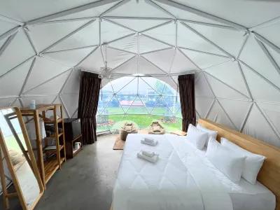 Trio Hillside Dome Resort