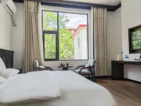 Deqin Zongyam Mountain Residence