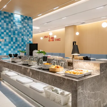 Homeinn · neo (Xiamen Railway Station Subway Station) Отели рядом с достопримечательностью «Железнодорожный вокзал Сямынь»