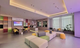 Lis Future Hotel (Hangzhou East Station Zhagongkou Metro Station)