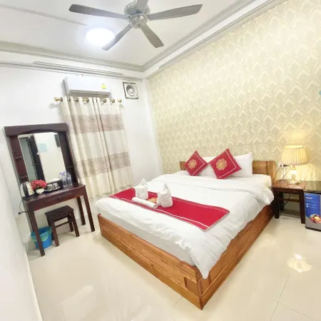 Xuan Keo Place House 2 Отели рядом с достопримечательностью «Ват Чом Пхет»