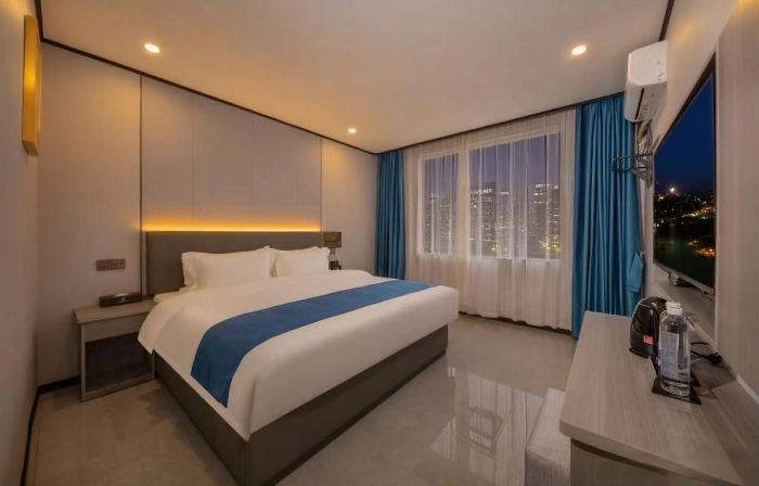 Huaihua Blue Maple Hotel (Sports Center Hunan Medical College Branch)