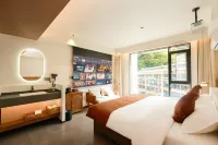 Songjian Mingyue Homestay ( Shennongjia Dajiuhu National Wetland Park Scenic Area)