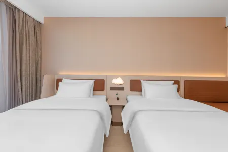 HanTing Hotel (Fuyang Shuangqingwan Water Street) Отели в г. Фуян