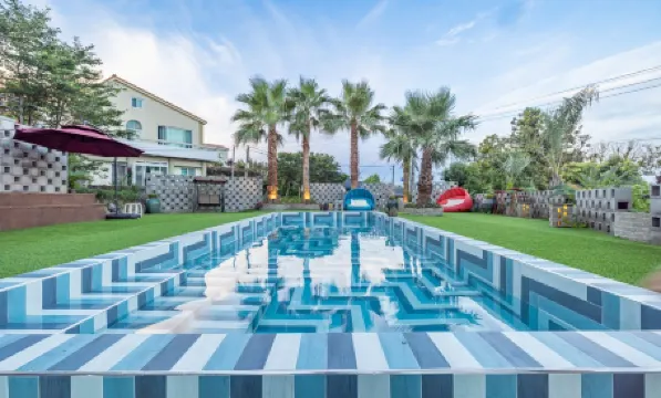 จีจู บังเกอร์ โรงแรม และ รีสอร์ท