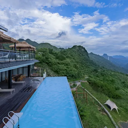 Yunxi Waterfall Viewing Cliffside Homestay, Guanling