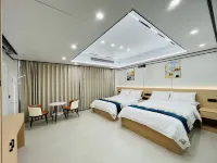 Warm Light Courtyard Smart Boutique Hotel