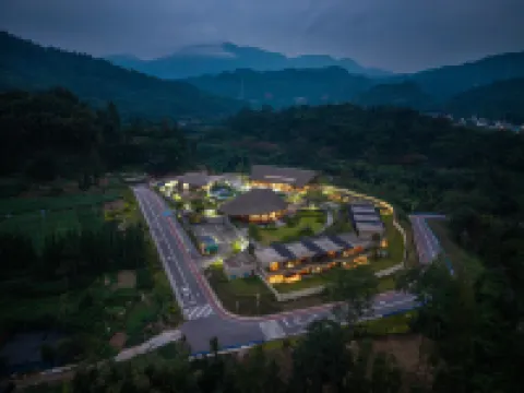 Yuan Zhiyao Hot Spring Resort