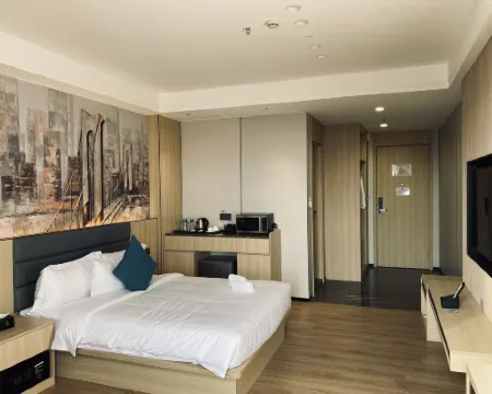 Fan's Hotel Palo Hotels in Palo