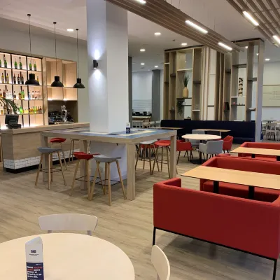 希恩希亞斯城智選假日飯店 瓦倫西亞海洋公園附近的飯店