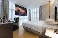 Nine  Cotinents E -storts Hotel